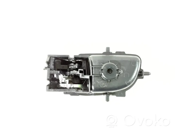 Toyota Auris E180 Rankenėlė atidarymo vidinė 692050D270