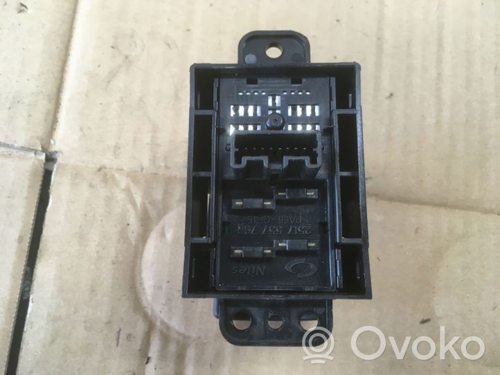 Renault Koleos I Hand parking brake switch 