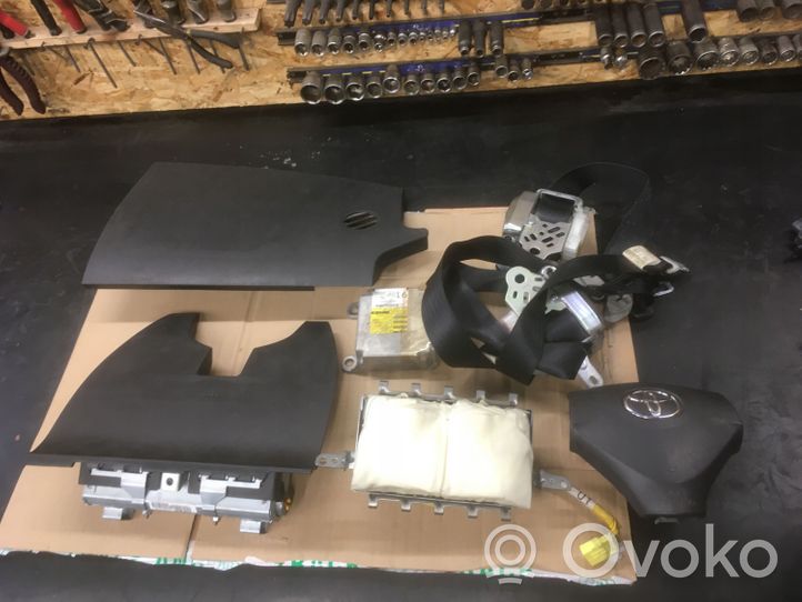 Toyota Corolla Verso E121 Airbag-Set mit Verkleidung 