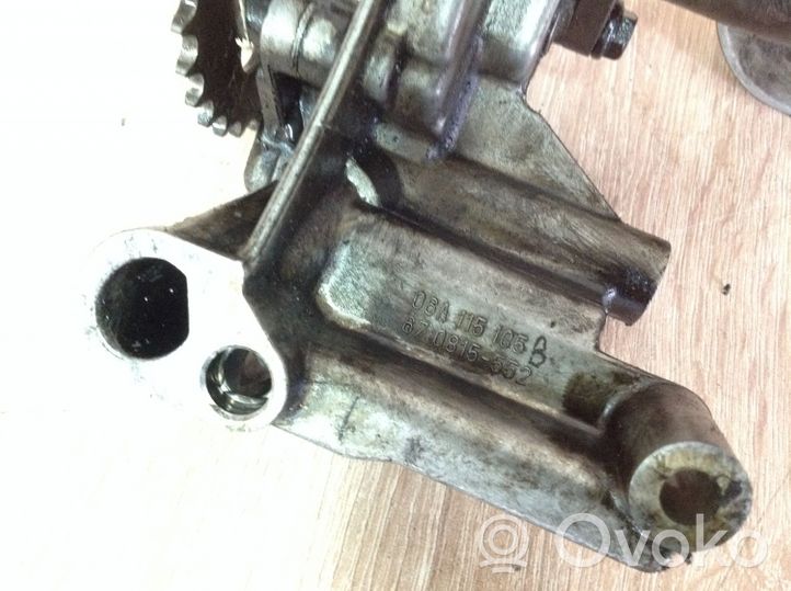 Volkswagen PASSAT B5 Oil pump 