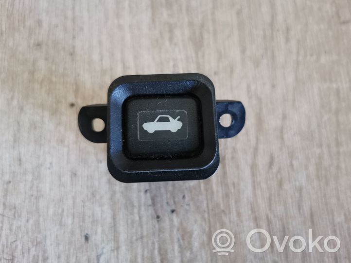 Honda CR-V Tailgate opening switch 