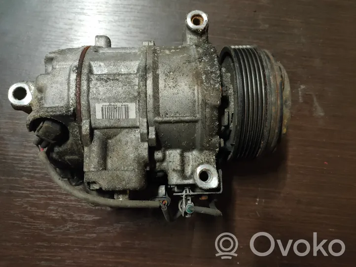 BMW 1 E81 E87 Ilmastointilaitteen kompressorin pumppu (A/C) 