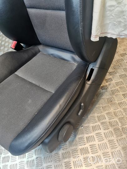 Mercedes-Benz C W204 Asiento delantero del conductor 