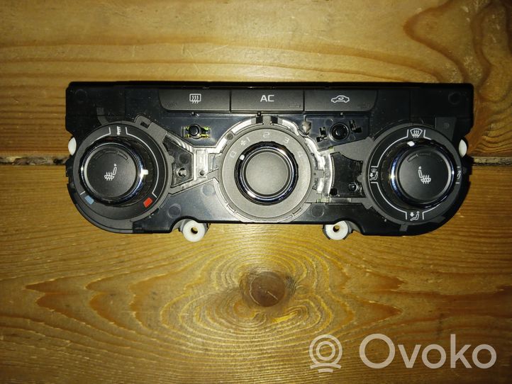 Skoda Octavia Mk2 (1Z) Przycisk / Włącznik klimatyzacji A/C 3T0820047T