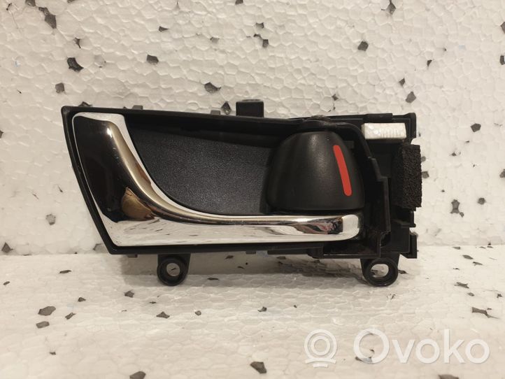 Subaru Legacy Manecilla interna puerta trasera 61051AG00AJC