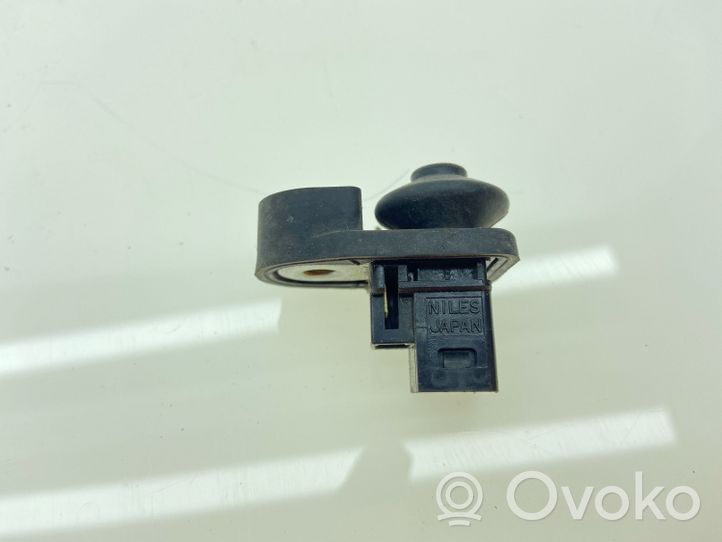 Subaru Legacy Sensor de la puerta trasera 83331AE00B9E