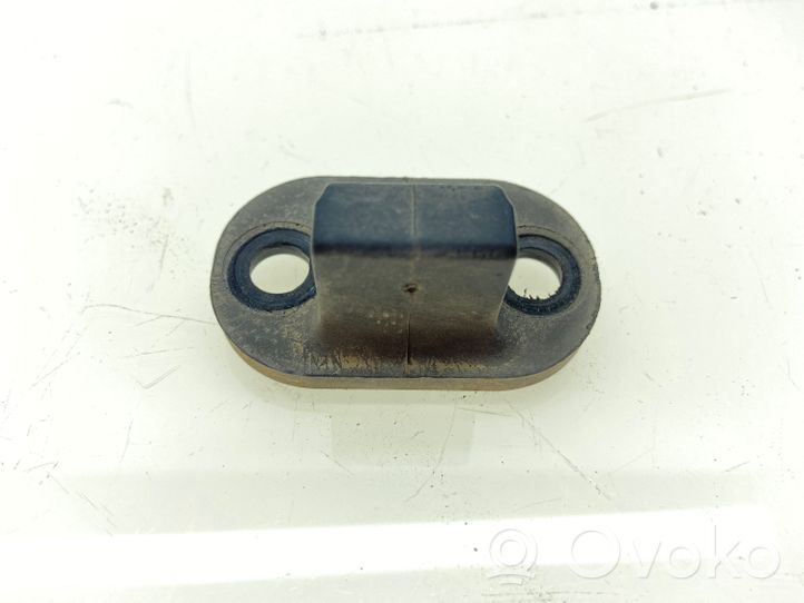 Subaru Legacy Couvercle de coffre avec bloc tampon reglable arrière 63112AG020