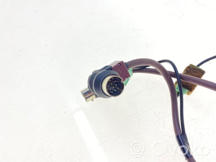 Subaru Outback Kabel do zmieniarki CD 