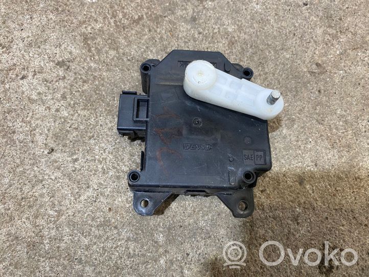 Subaru Tribeca Motor/activador trampilla de calefacción AW0638000651