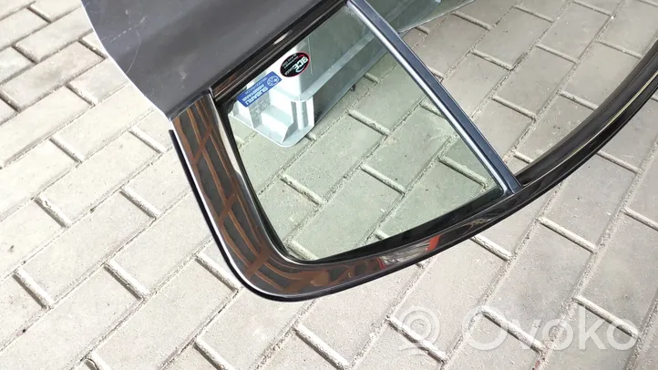 Subaru Legacy Portiera posteriore 