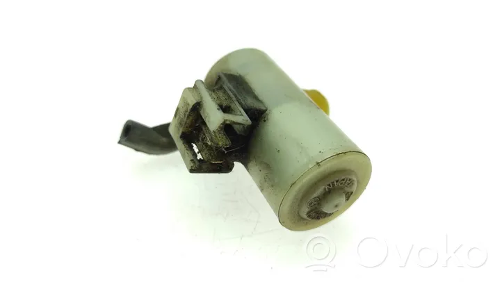 Subaru Outback Windscreen/windshield washer pump 