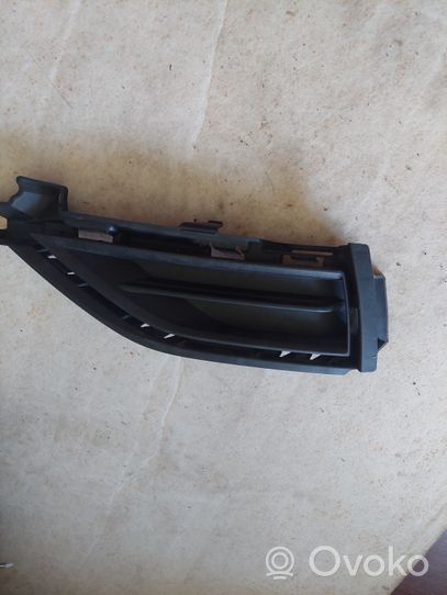 Volkswagen Golf VII Mascherina inferiore del paraurti anteriore 5G0853211F