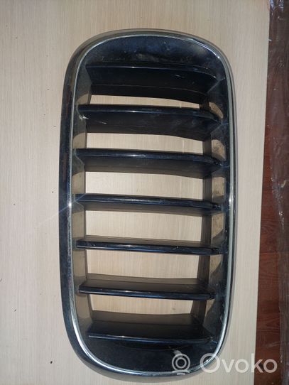 BMW X6 F16 Maskownica / Grill / Atrapa górna chłodnicy 7316075