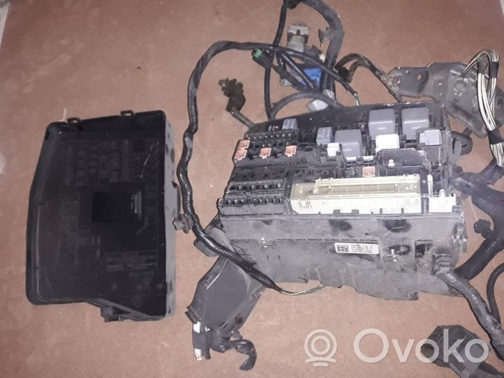 Toyota Avensis T270 Sulakemoduuli 8266205170