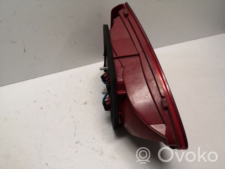 Volkswagen PASSAT B7 Lampy tylnej klapy bagażnika 3AF945093J