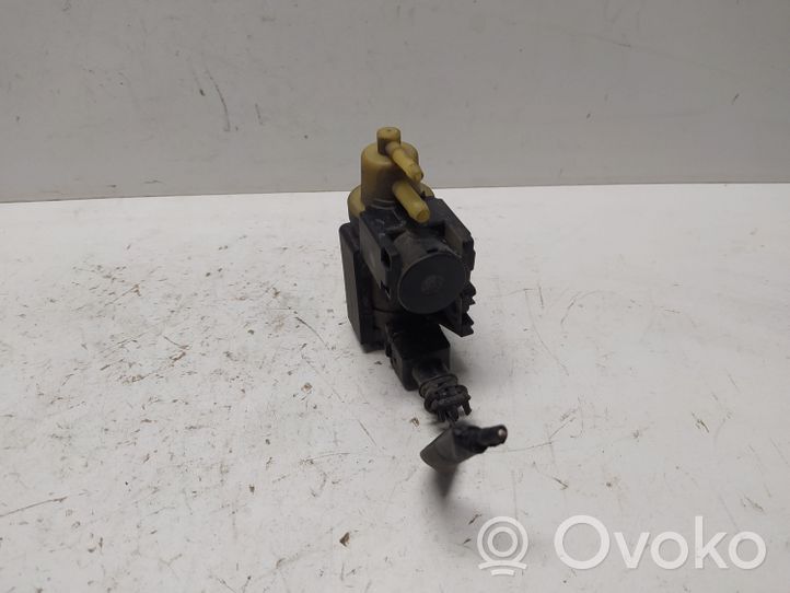 Renault Clio IV Turboahtimen magneettiventtiili 8200790180