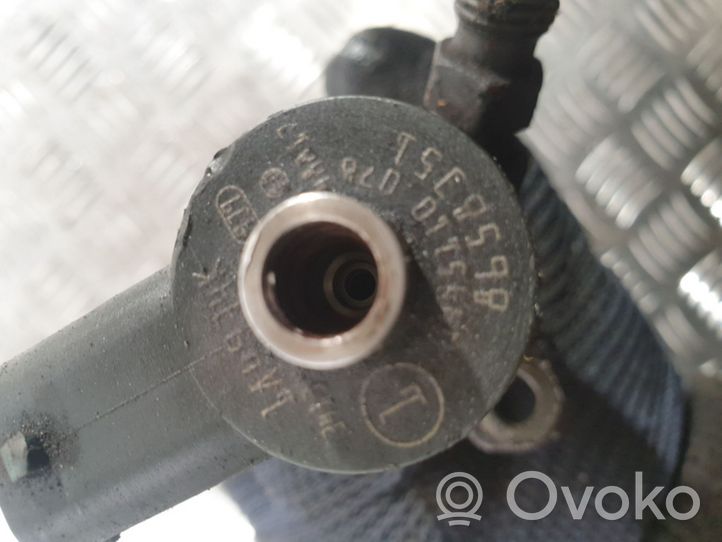 Volvo S60 Inyector de combustible 8658351