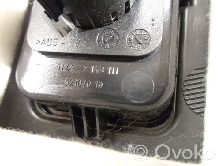 BMW 5 F10 F11 Otros elementos de revestimiento del maletero/compartimento de carga 9168496