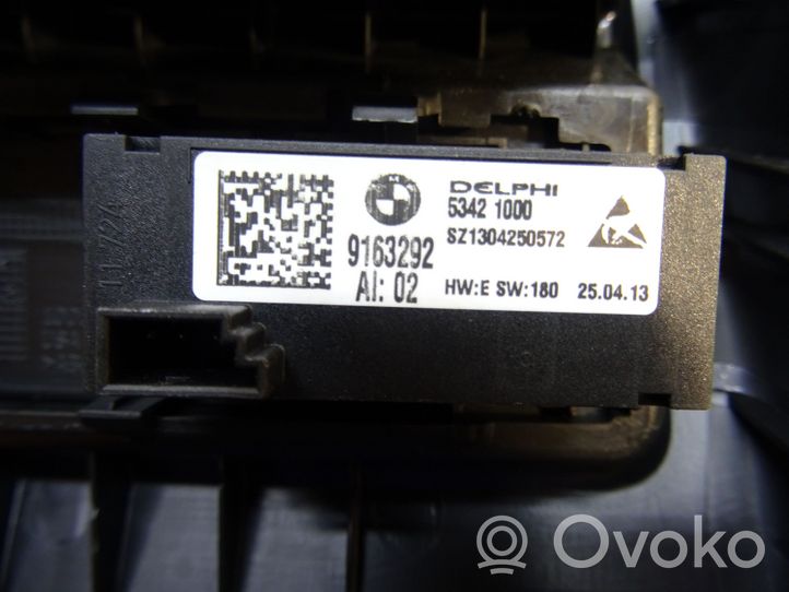 BMW X3 F25 Mantu nodalījums centrālā konsole 9184479