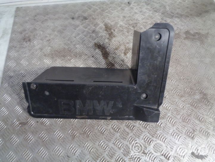 BMW X5 E53 Coperchio/tappo della scatola vassoio della batteria 8244134