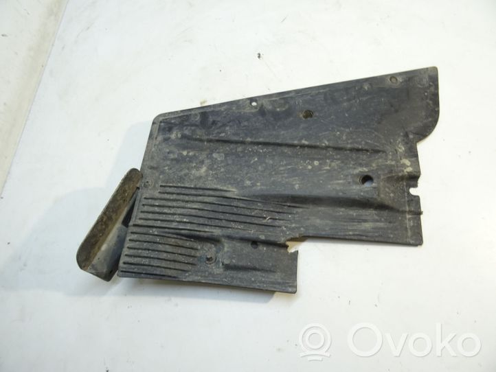 Audi A6 S6 C6 4F Protezione anti spruzzi/sottoscocca del motore 4F0825215