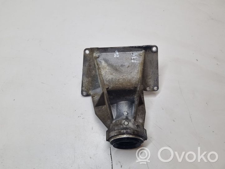 BMW 3 F30 F35 F31 Wspornik / Mocowanie łożyska podpory wału napędowego 8607941