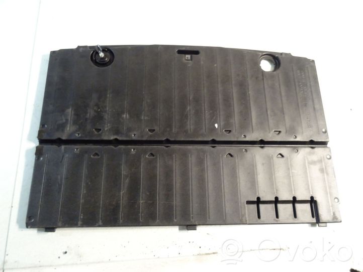 Toyota Prius (XW30) Tappeto di rivestimento del fondo del bagagliaio/baule 5841647030