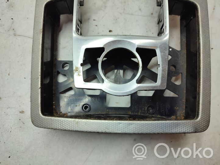 Audi Q7 4L Vaihteenvalitsimen kehys verhoilu muovia 4L0864261