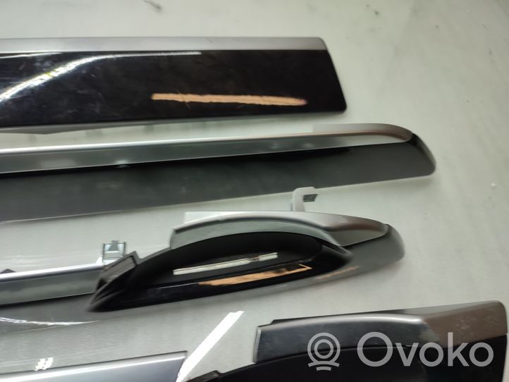 BMW 7 F01 F02 F03 F04 Set di rivestimento del pannello della portiera 9151206