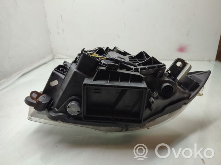 BMW 1 E81 E87 Lampa przednia 7249652