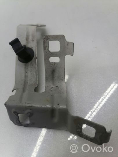 BMW X1 E84 Fender mounting bracket 