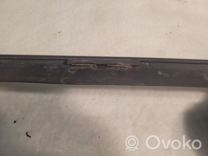 BMW 3 E92 E93 Rivestimento modanatura del vetro della portiera posteriore 7119097