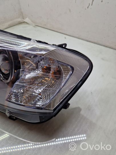 BMW X3 F25 Lampa przednia 7217297