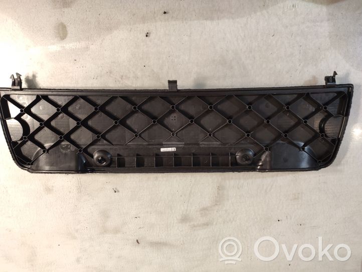 BMW 5 F10 F11 Panel awaryjnego otwierania zamka bagażnika 7209185