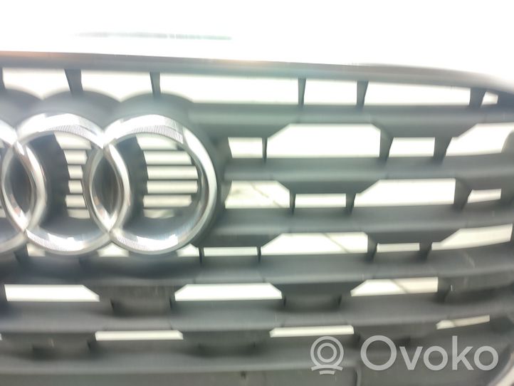 Audi Q2 - Grille calandre supérieure de pare-chocs avant 81A853651