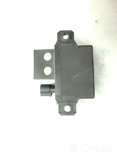 BMW 5 F10 F11 Coolant fan relay 7661503