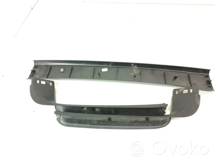 BMW 5 E60 E61 Garniture de hayon 7061395