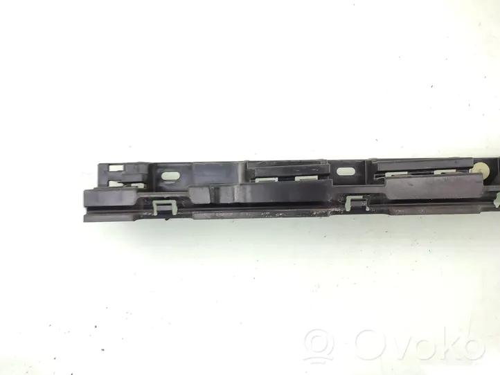 BMW 5 F10 F11 Listello di supporto del sottoporta 7204021