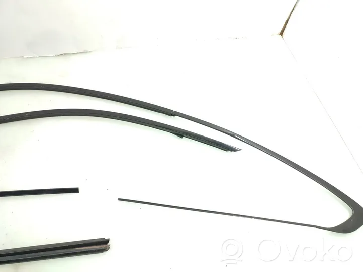 BMW 4 F32 F33 Set di rivestimento del pannello della portiera 27000742