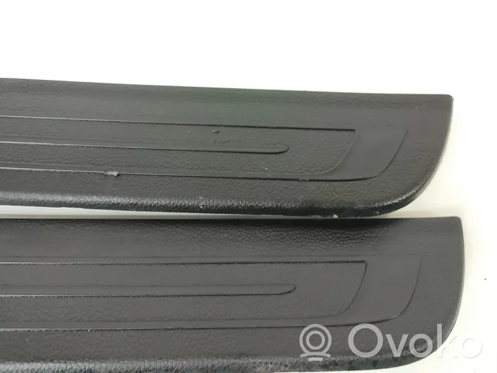 Hyundai i30 Garniture de protection de seuil intérieur 85888A6000RY