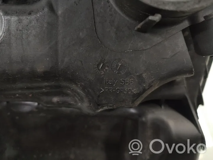 Volkswagen Polo V 6R Obudowa filtra powietrza 04C129618F