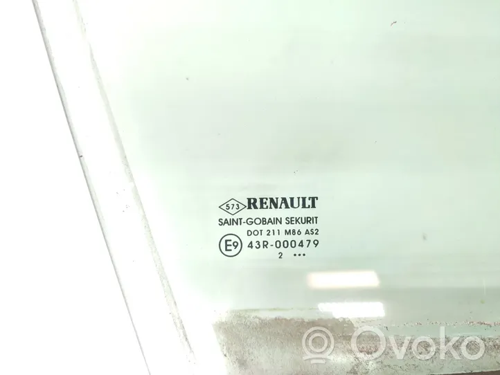 Renault Megane III Pagrindinis priekinių durų stiklas (keturdurio) 