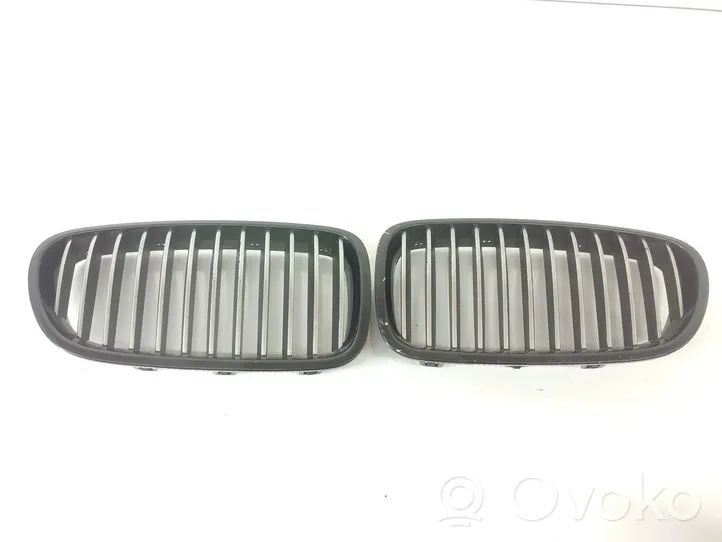 BMW 5 F10 F11 Front bumper upper radiator grill 7200728