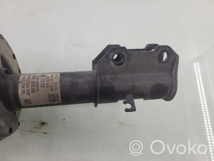 Opel Astra K Front shock absorber with coil spring 39039563