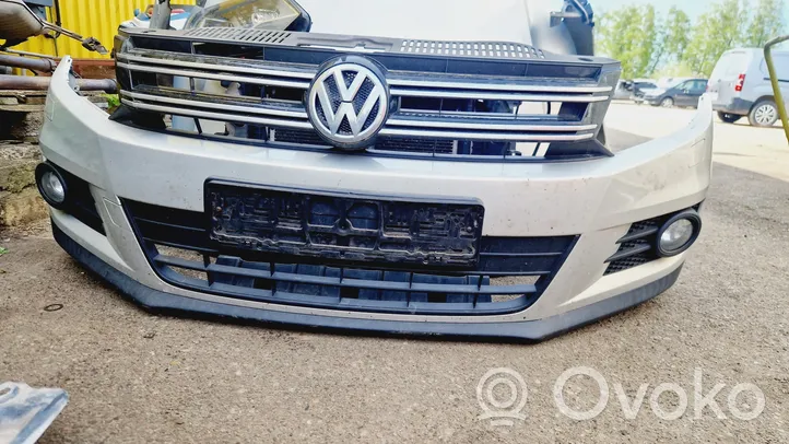 Volkswagen Tiguan Frontpaket 5N1941752