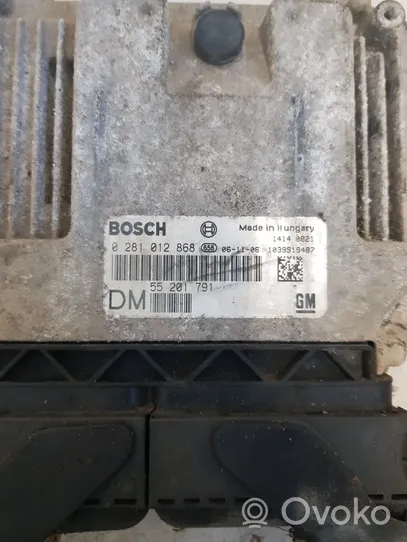 Opel Signum Dzinēja vadības bloks 55201791