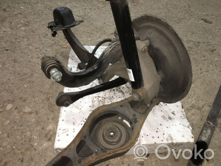 Audi Q3 8U Fuso a snodo con mozzo ruota posteriore 5N0512011BG