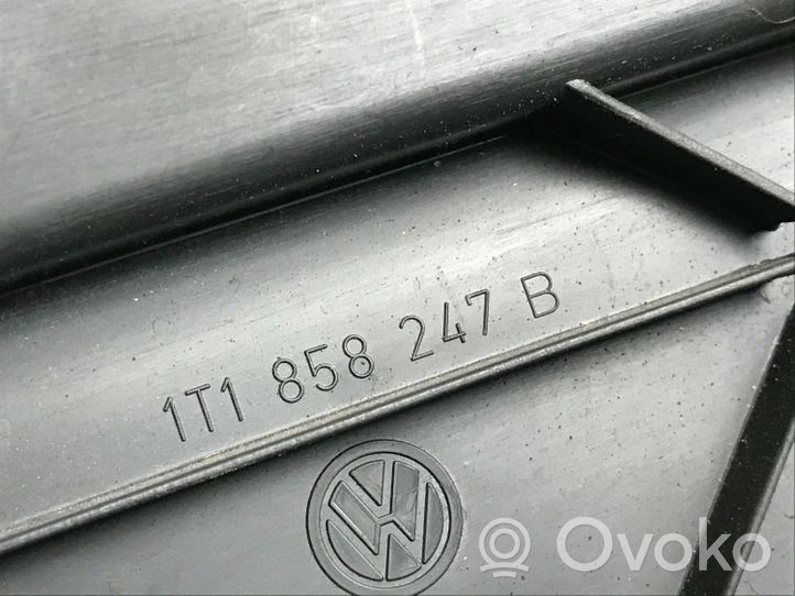 Volkswagen Touran II Garniture d'extrémité latérale du tableau de bord 1T1858247B