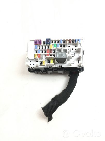 Chevrolet Malibu Fuse module 33172518