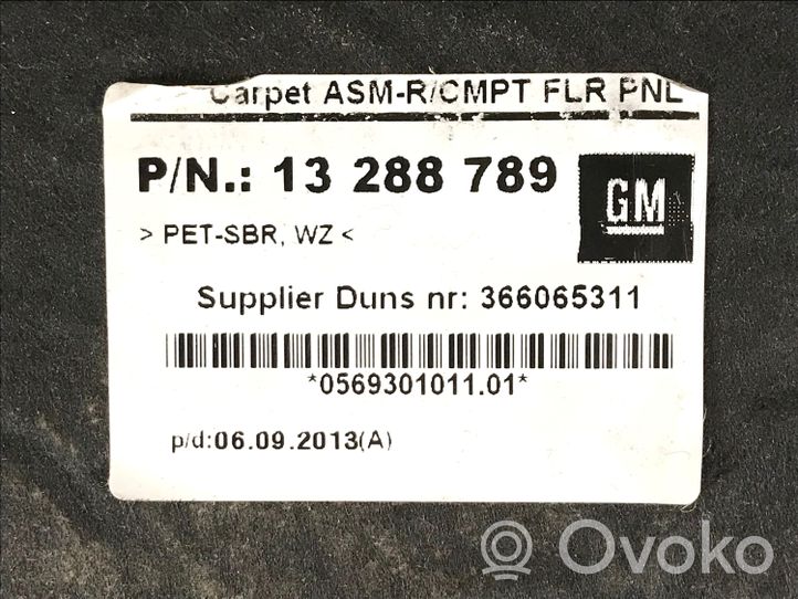 Opel Astra J Doublure de coffre arrière, tapis de sol 13288789